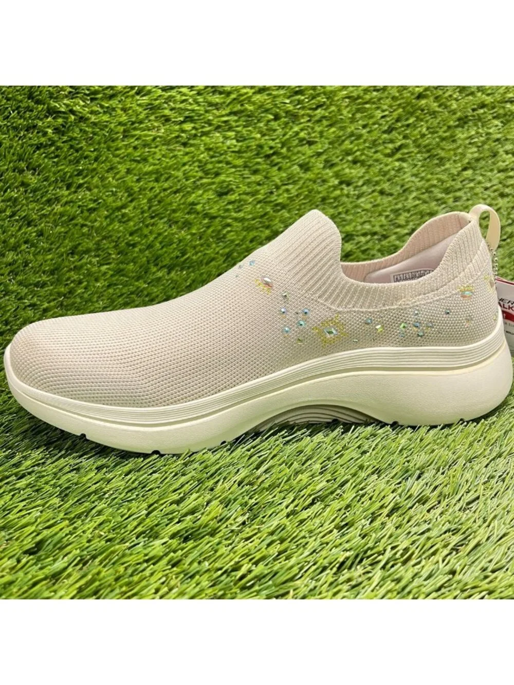 Skechers please review